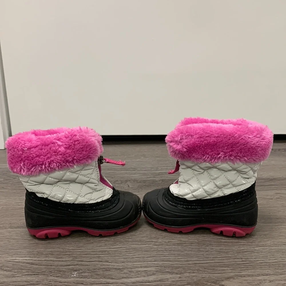 Kamik girls white fluffball snow boot - size 6